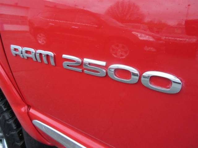 2006 Dodge Ram Pickup 2500 Laramie 4dr Mega Cab 4WD SB